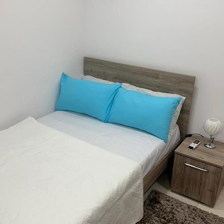 Your Elegant Home Away From Home Shared Apartment Only With Host Żebbuġ Eksteriør bilde