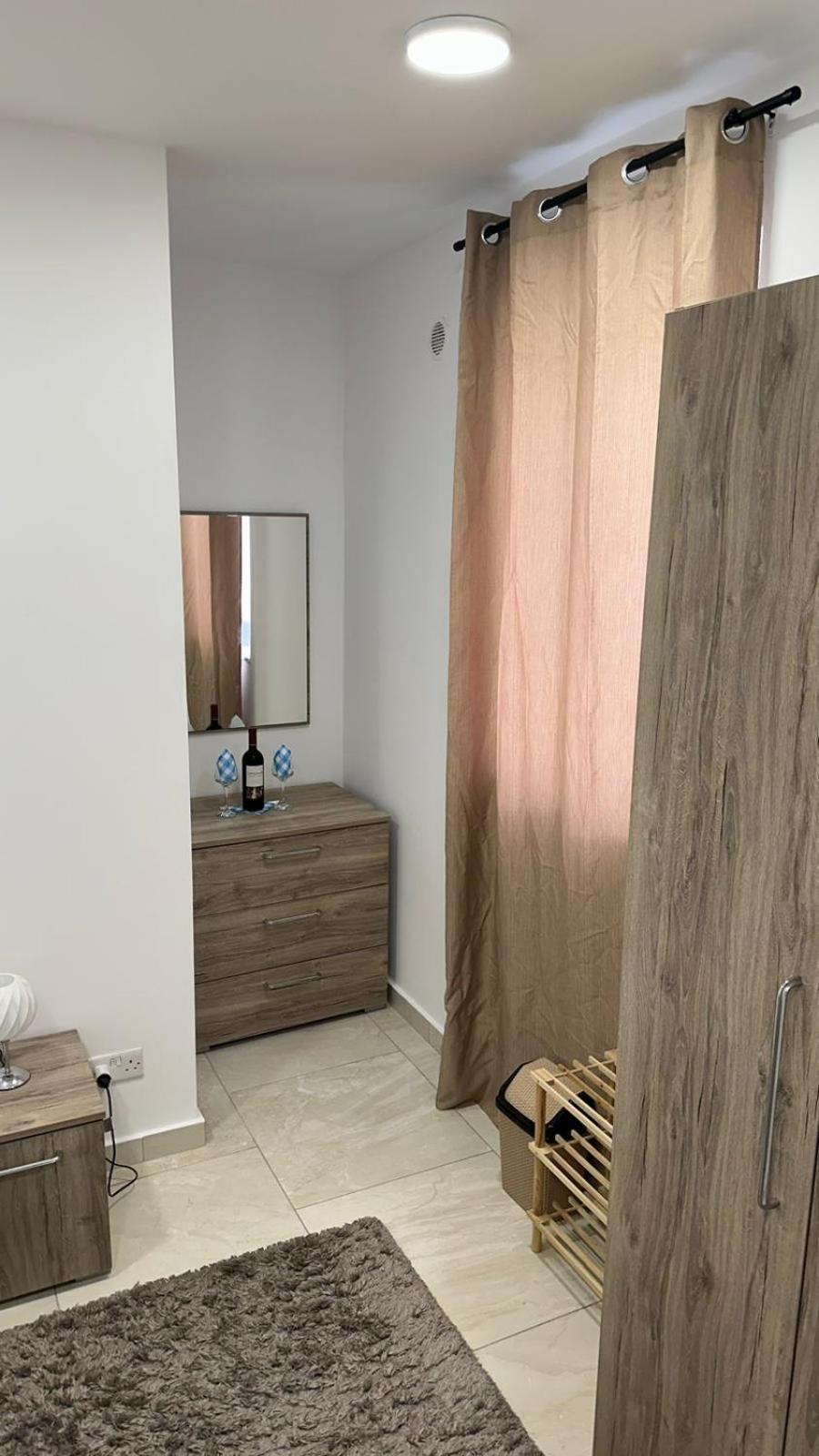 Your Elegant Home Away From Home Shared Apartment Only With Host Żebbuġ Eksteriør bilde