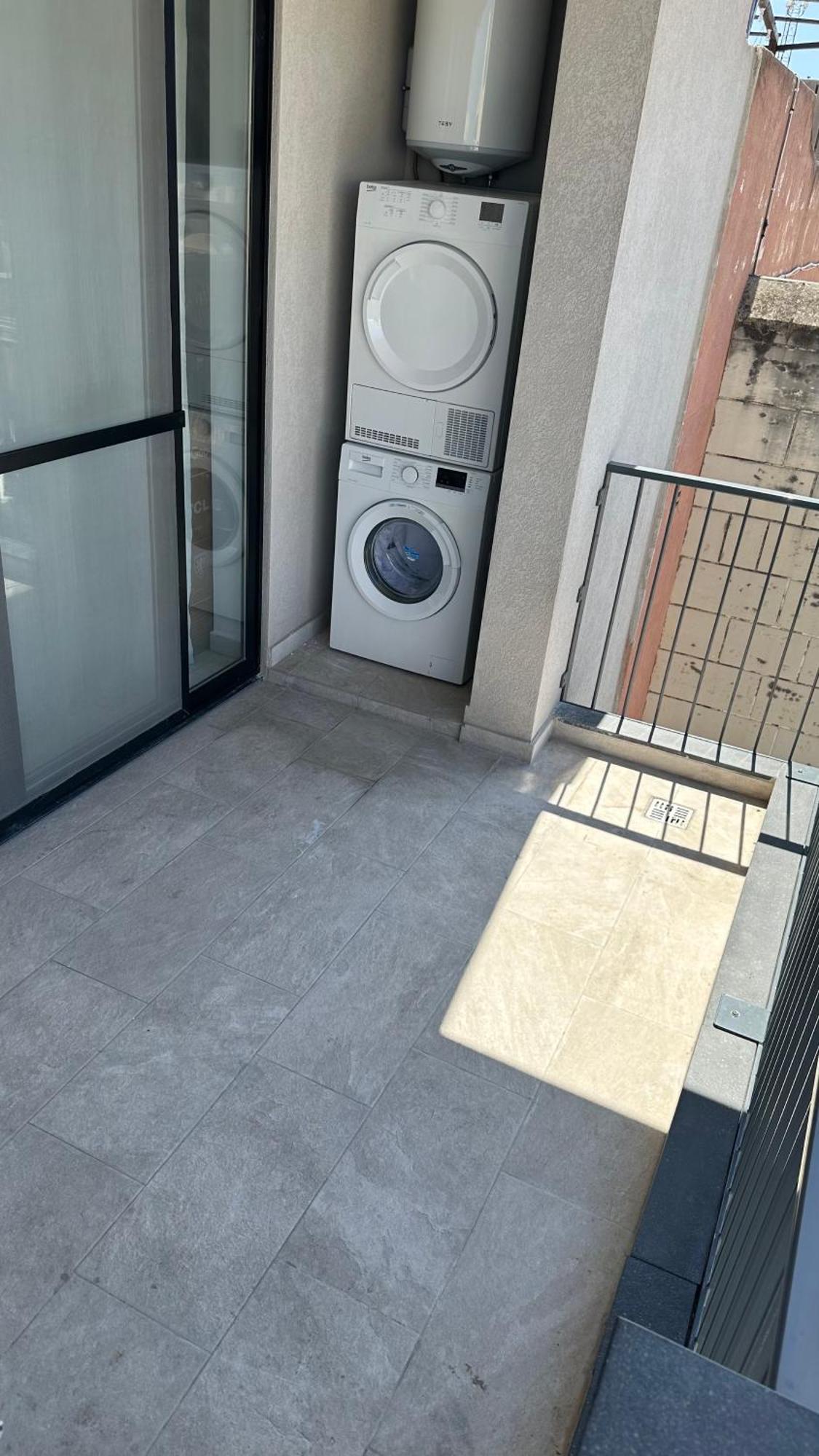 Your Elegant Home Away From Home Shared Apartment Only With Host Żebbuġ Eksteriør bilde